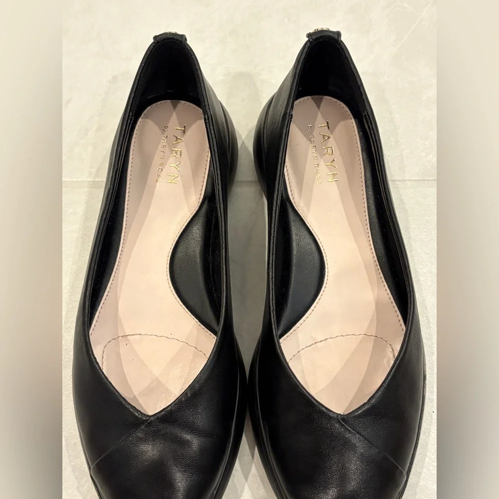 Taryn Rose Devon Napa Flats in Black Size 6.5